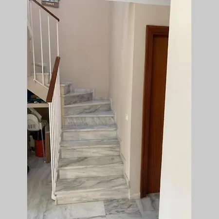 Casa De Lujo Con Piscina A 5 Minutos Andando Del Recinto Ferial
