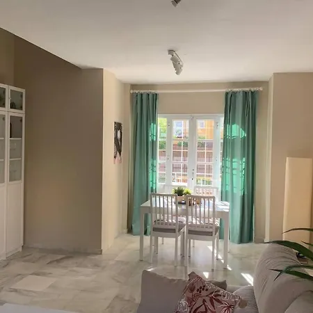 Дом отдыха Vive Jerez Casa De Lujo Con Piscina Y Barbacoa En La Mejor Zona De