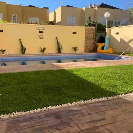 Дом отдыха Vive Jerez Casa De Lujo Con Piscina Y Barbacoa En La Mejor Zona De